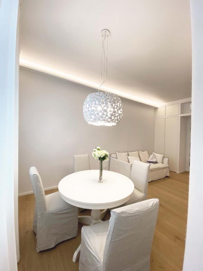 The Window On The Theatre And The Cathedral - Luxury Apartment Como Bagian luar foto