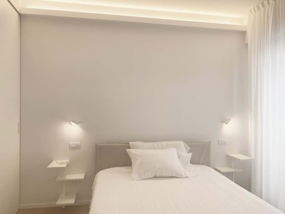 The Window On The Theatre And The Cathedral - Luxury Apartment Como Bagian luar foto