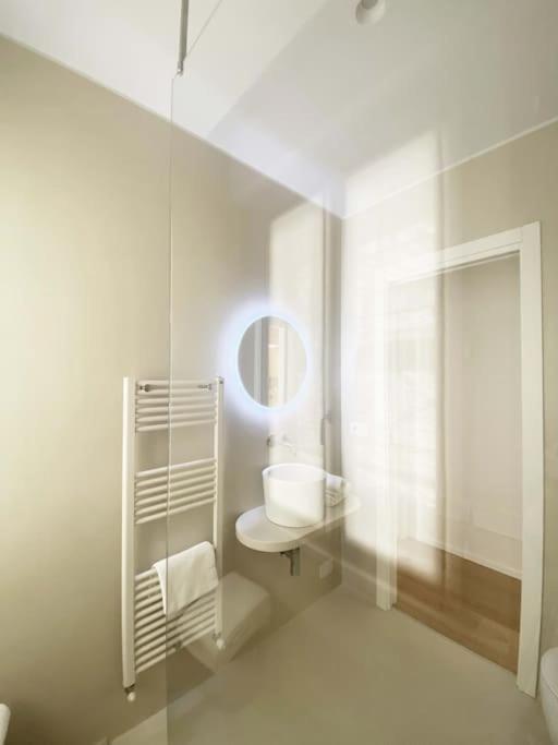 The Window On The Theatre And The Cathedral - Luxury Apartment Como Bagian luar foto