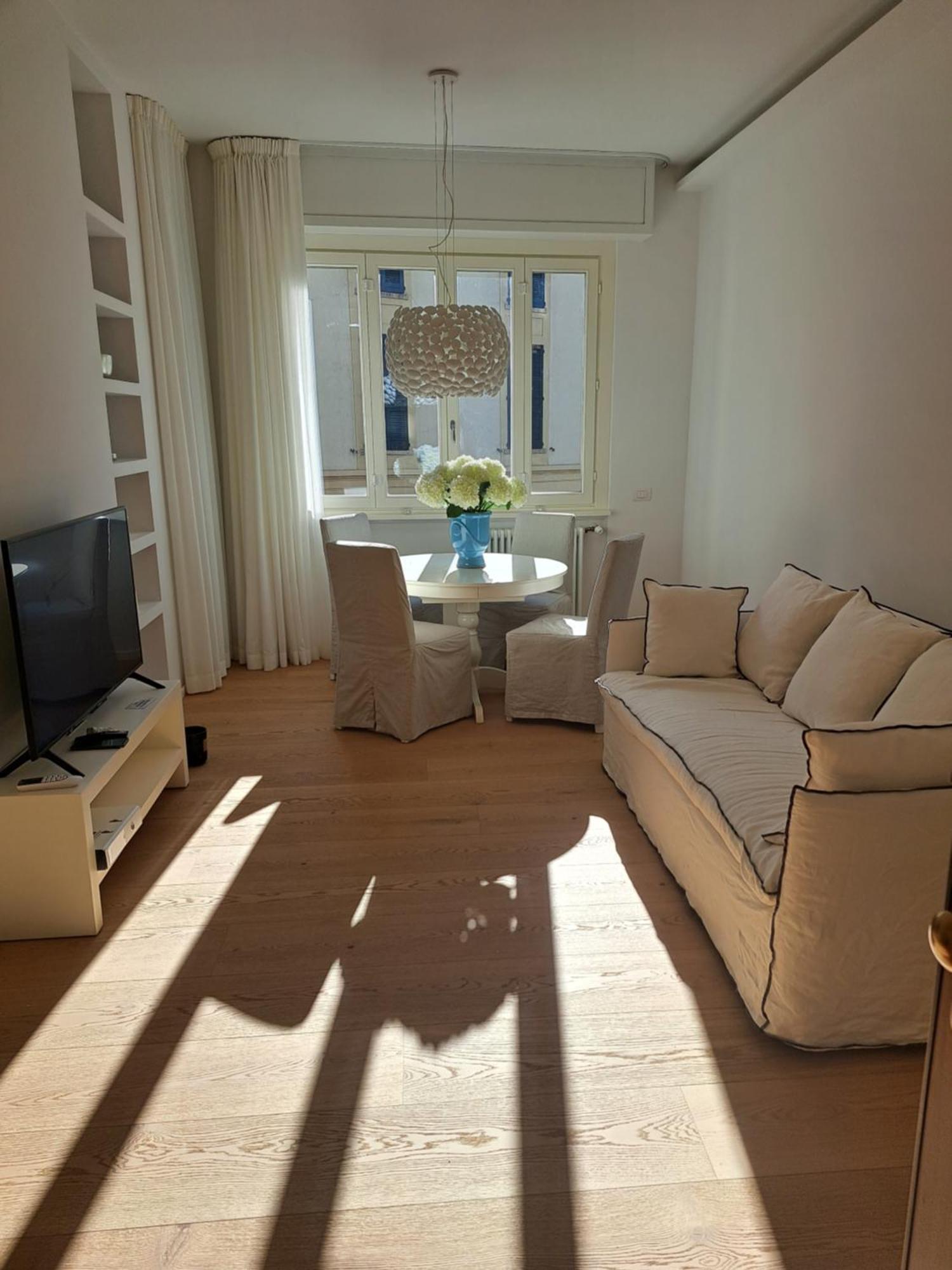 The Window On The Theatre And The Cathedral - Luxury Apartment Como Bagian luar foto