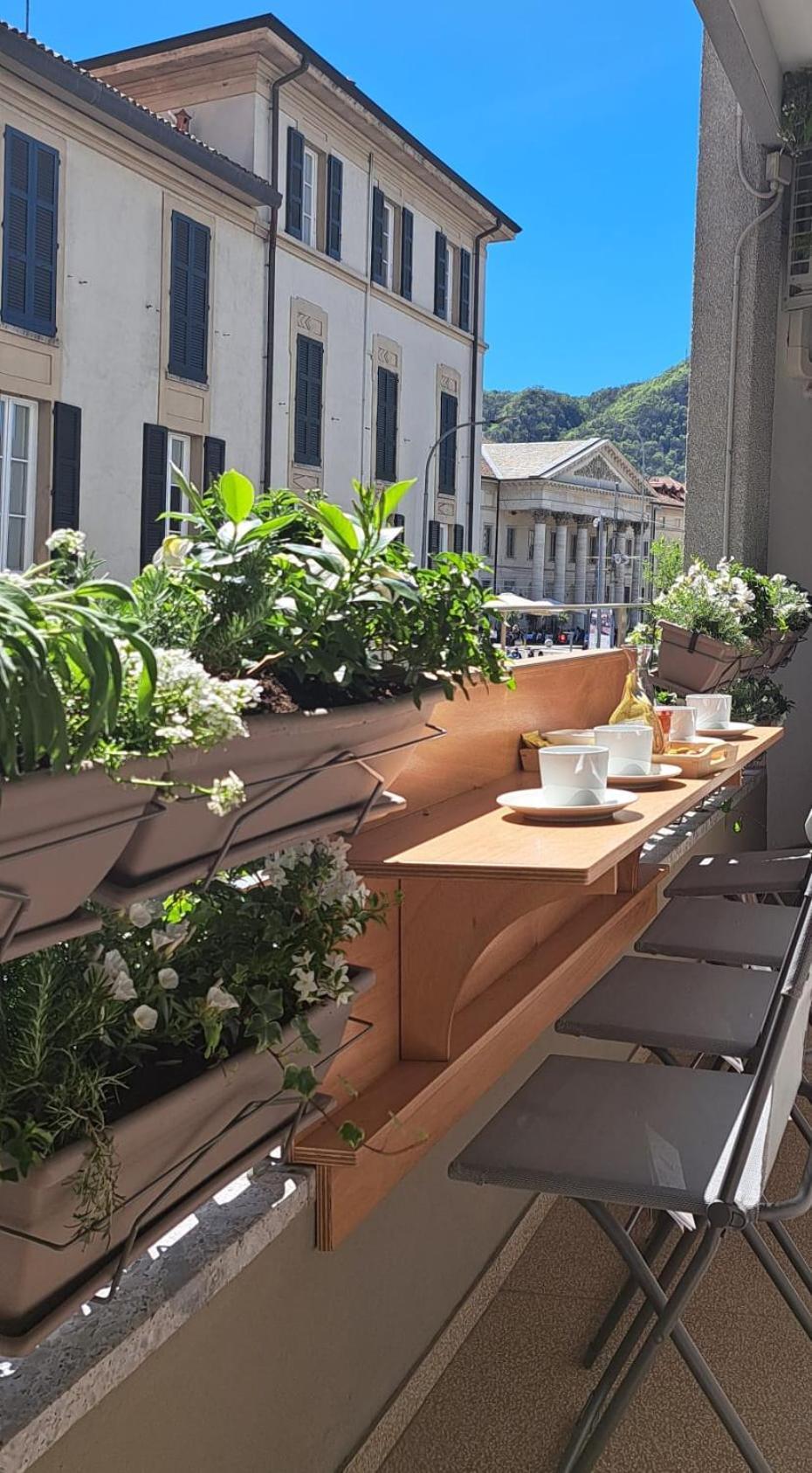 The Window On The Theatre And The Cathedral - Luxury Apartment Como Bagian luar foto